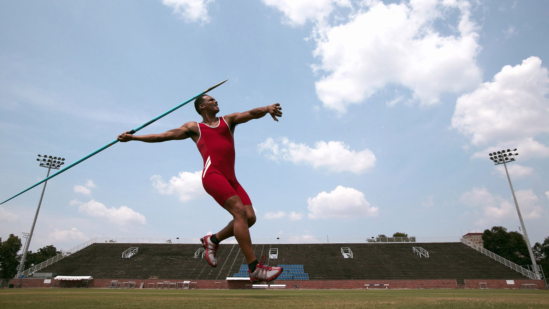 明日夏季联赛前瞻：保罗伤情更新，费内巴切冲击连败纪录